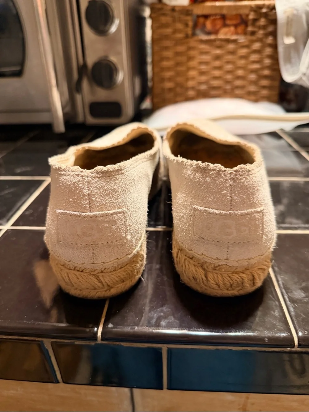 UGG Espadrille Slip On Flats Women’s Size 7 Beige Suede Loafers Summer Shoes